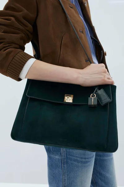 Look 12